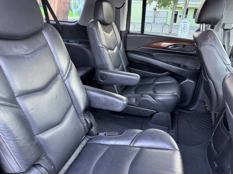 2018 Cadillac Escalade ESV Premium Luxury