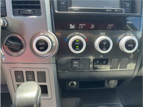 2016 Toyota Sequoia SR5