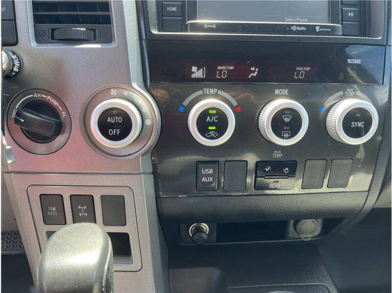 2016 Toyota Sequoia SR5