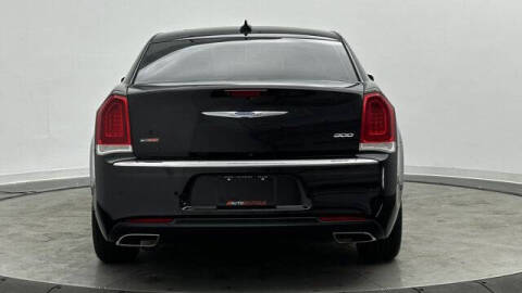 2021 Chrysler 300 Touring L