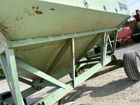 2026 Parker 2600 Gravity Wagon