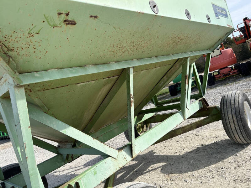 2026 Parker 2600 Gravity Wagon