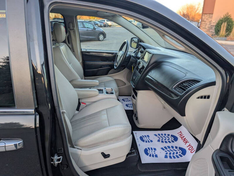 2016 Chrysler Town and Country Touring-L Anniversary Edition