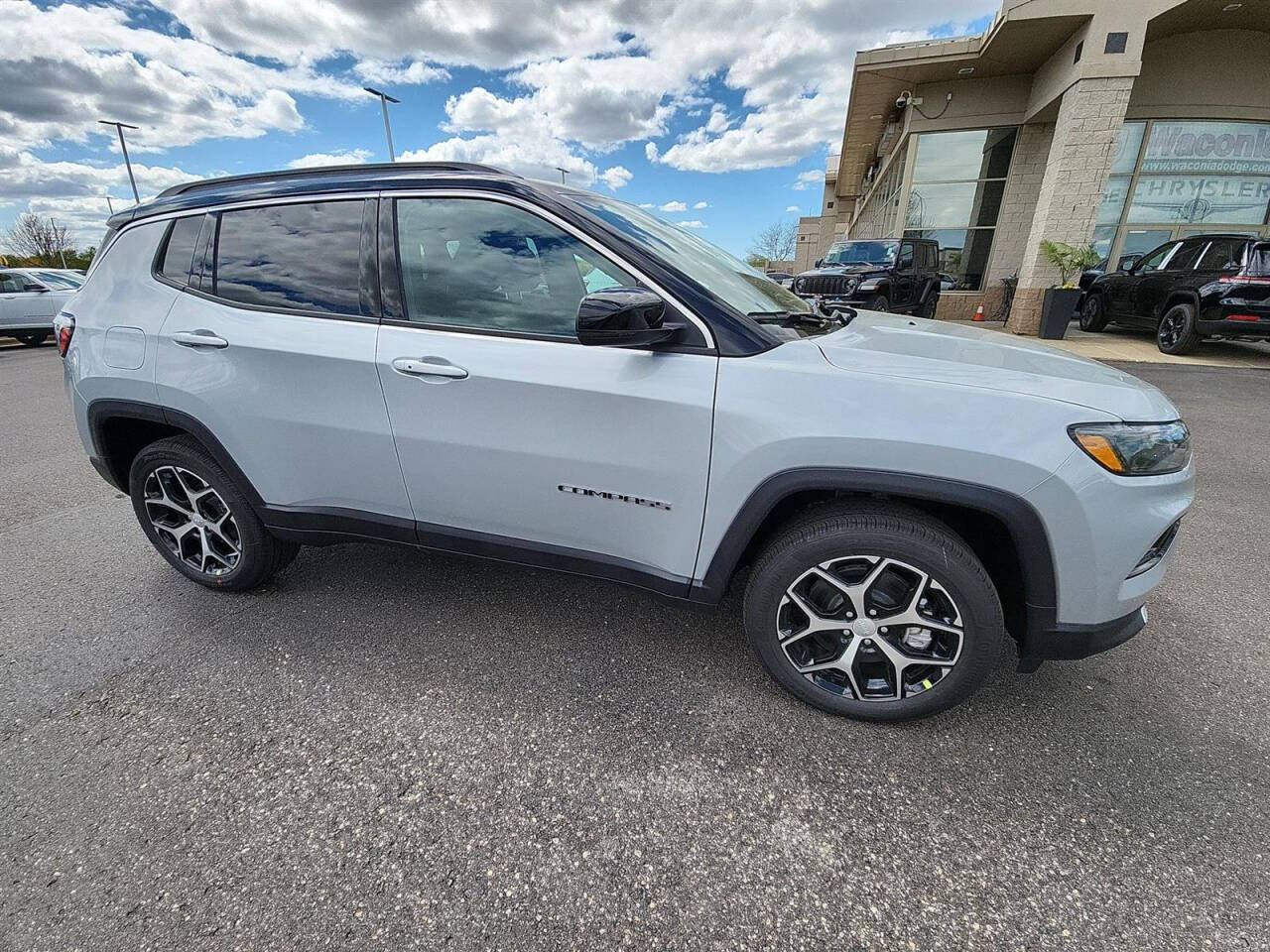 2024 Jeep Compass for sale at Victoria Auto Sales in Victoria, MN