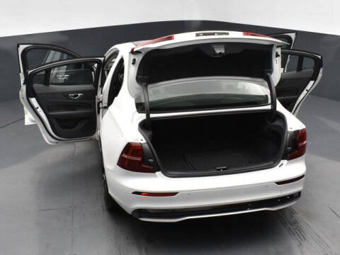 2024 Volvo S60 B5 Core Dark Theme