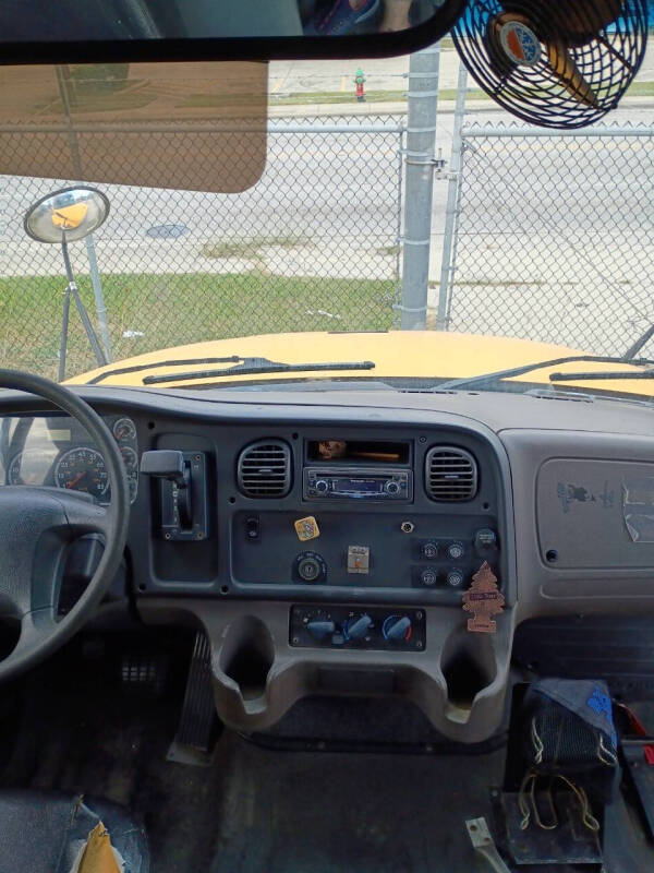 2009 Freightliner B2 Chassis