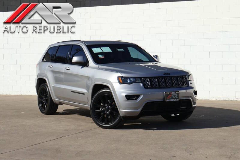 2018 Jeep Grand Cherokee Altitude's photo