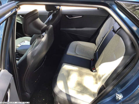 2023 Kia Niro SX