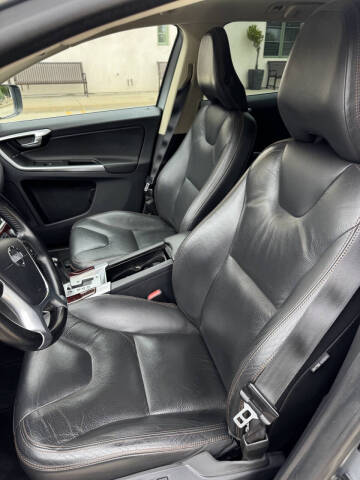 2012 Volvo XC60 3.2 Platinum