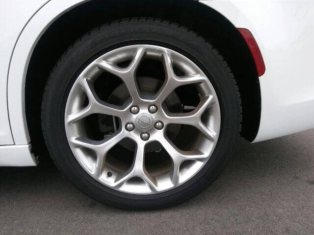 2017 Chrysler 300 C Platinum