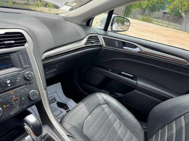 2014 Ford Fusion SE