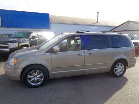 2009 Chrysler Town and Country for sale at Aspen Auto Sales in Wayne MI