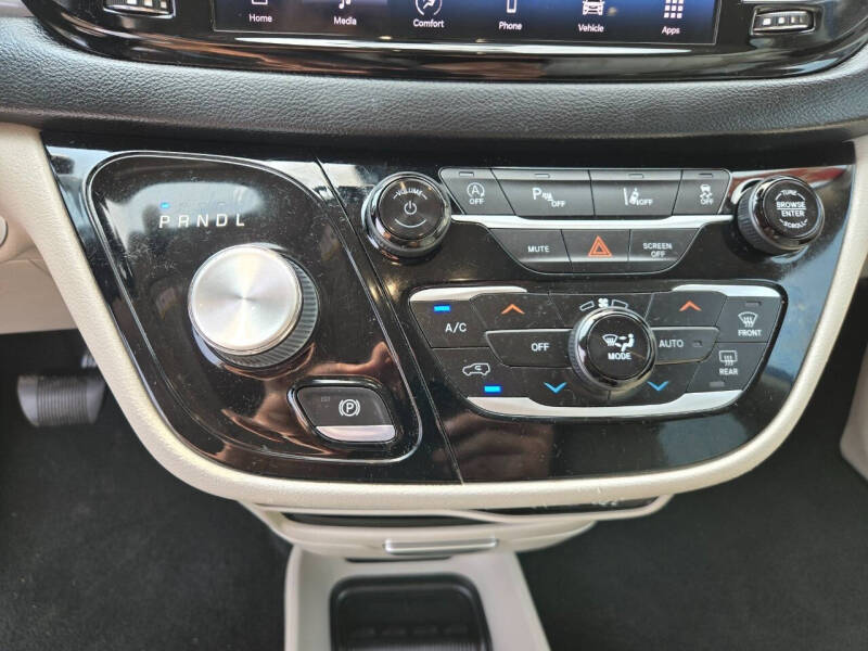 2021 Chrysler Pacifica Touring L