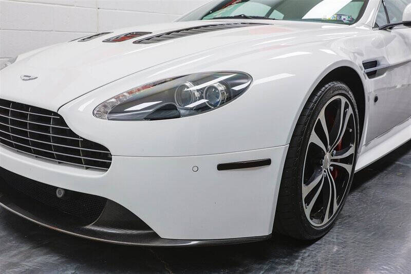 2011 Aston Martin V12 Vantage