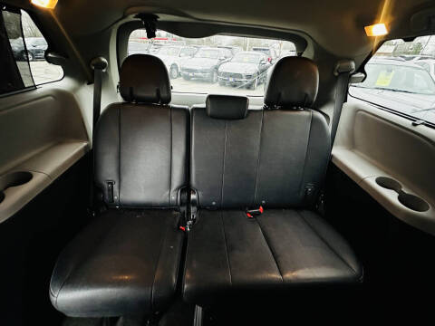 2015 Toyota Sienna SE 8-Passenger