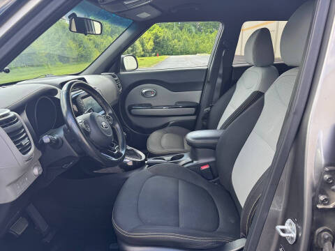2016 Kia Soul +