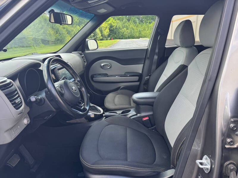 2016 Kia Soul +