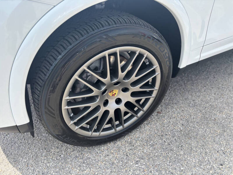 2018 Porsche Cayenne Platinum Edition
