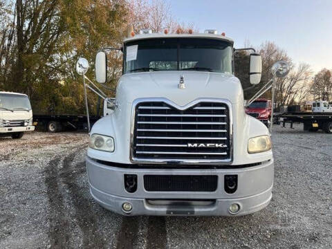 2013 Mack Pinnacle