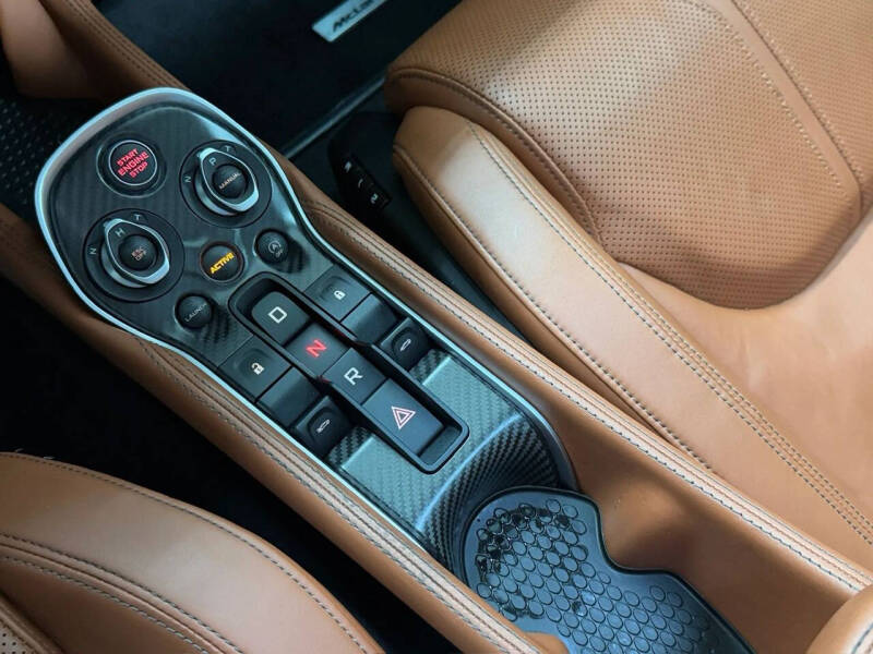 2017 McLaren 570GT