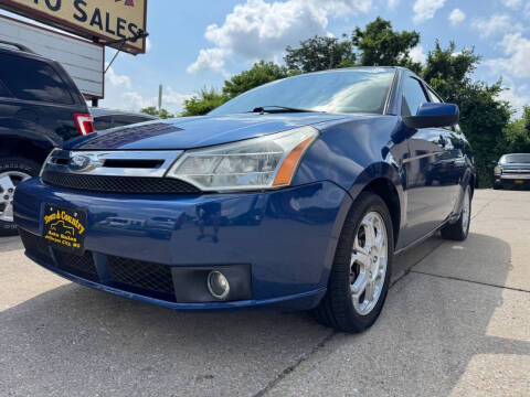 2009 Ford Focus for sale at TOWN & COUNTRY AUTO SALES in Jefferson City MO
