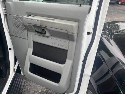 2009 Ford E-Series E-150 XL