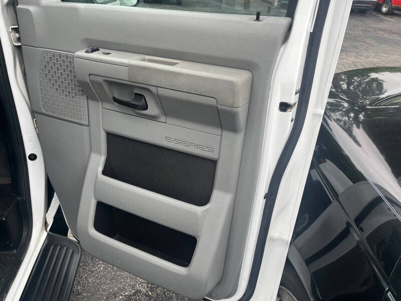 2009 Ford E-Series E-150 XL