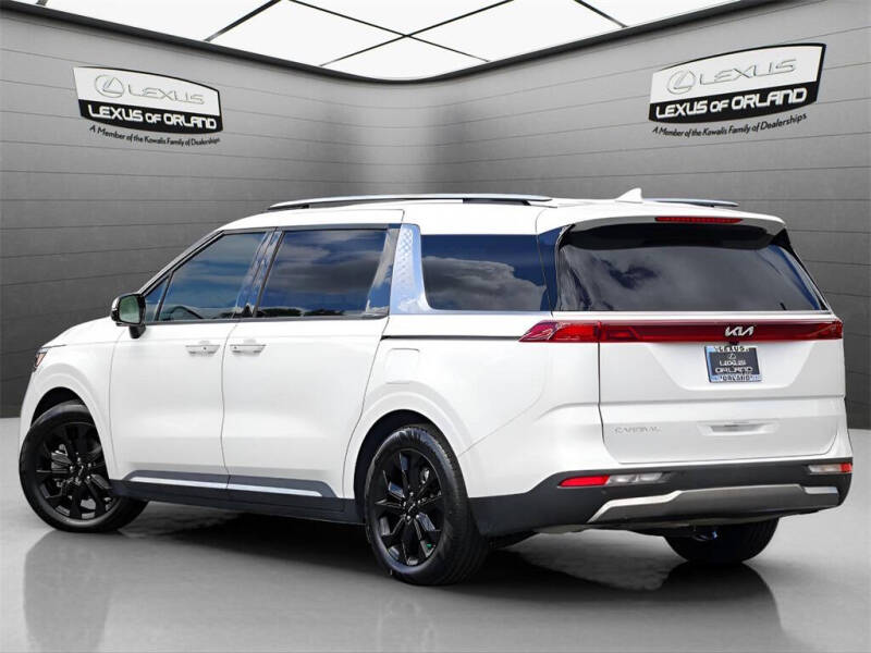 2024 Kia Carnival SX