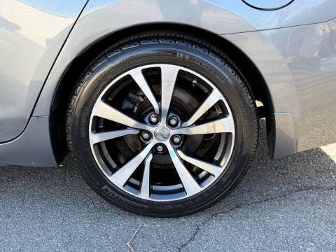 2017 Nissan Maxima Platinum