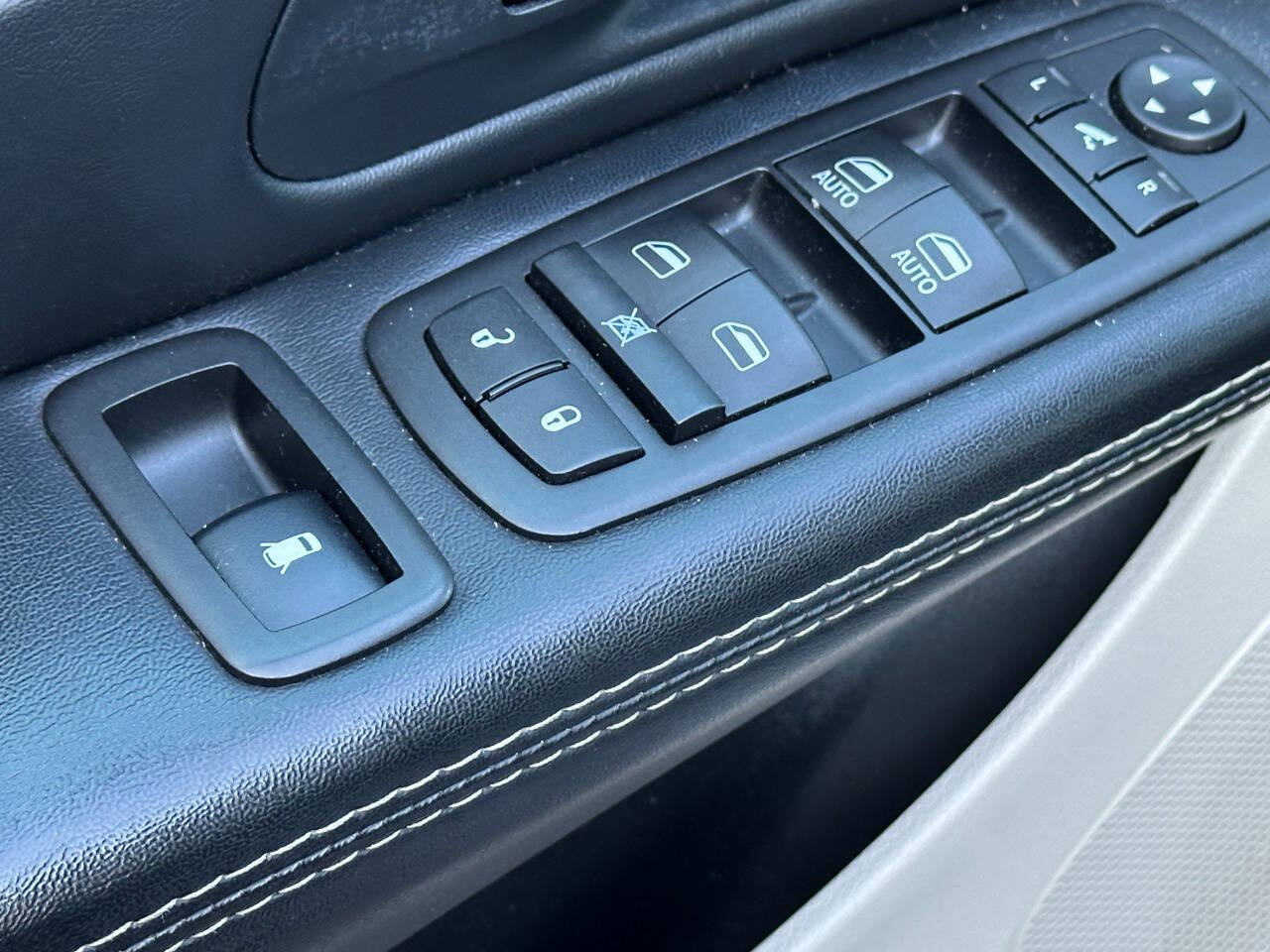 ChryslerTown and Country10