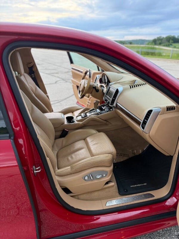 2013 Porsche Cayenne GTS