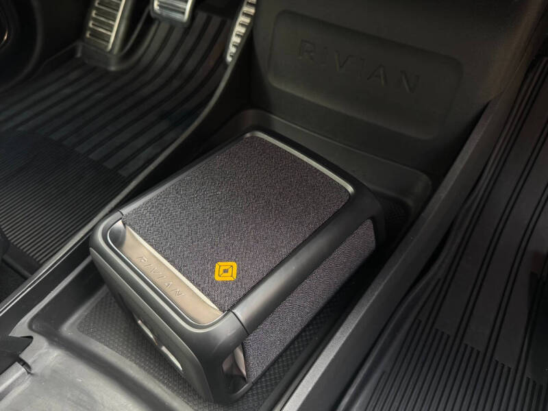 2023 Rivian R1S Adventure