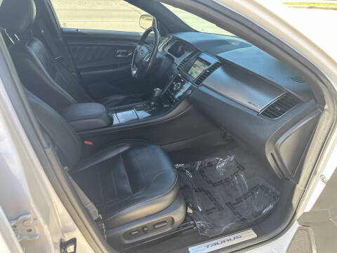 2017 Ford Taurus SHO