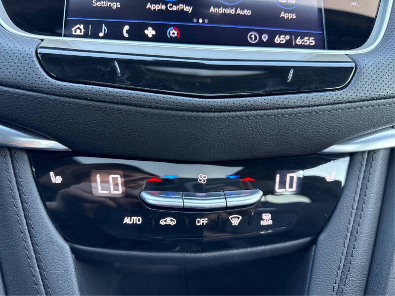 2025 Cadillac XT6 Luxury