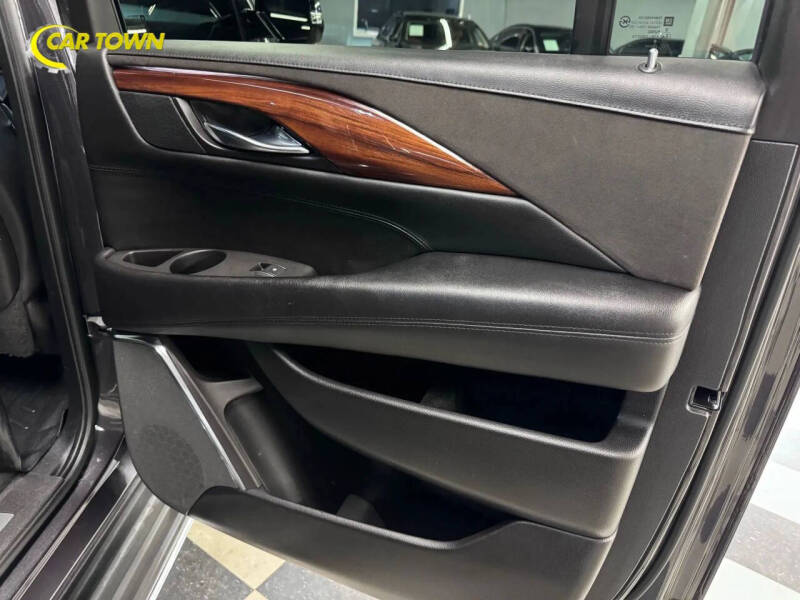 2016 Cadillac Escalade ESV Luxury Collection