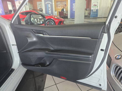 2023 Toyota Camry SE