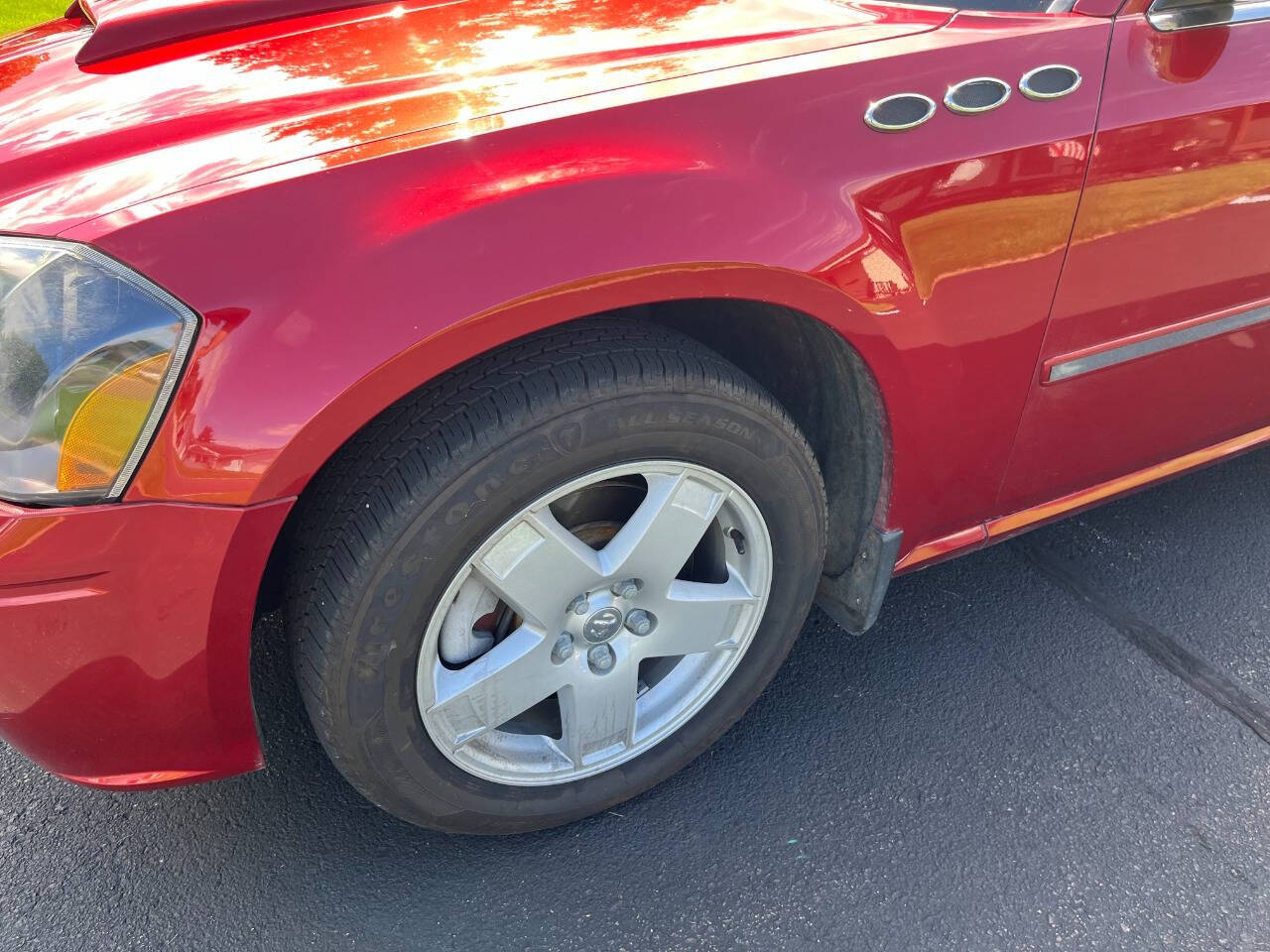 2005 Dodge Magnum 15