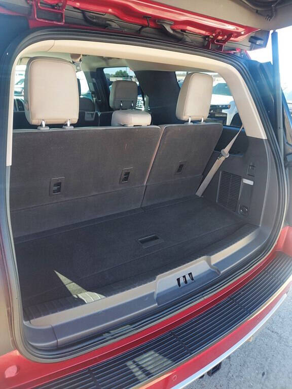 Red 2020 Ford Expedition XLT 4x2 XLT 4dr SUV 19