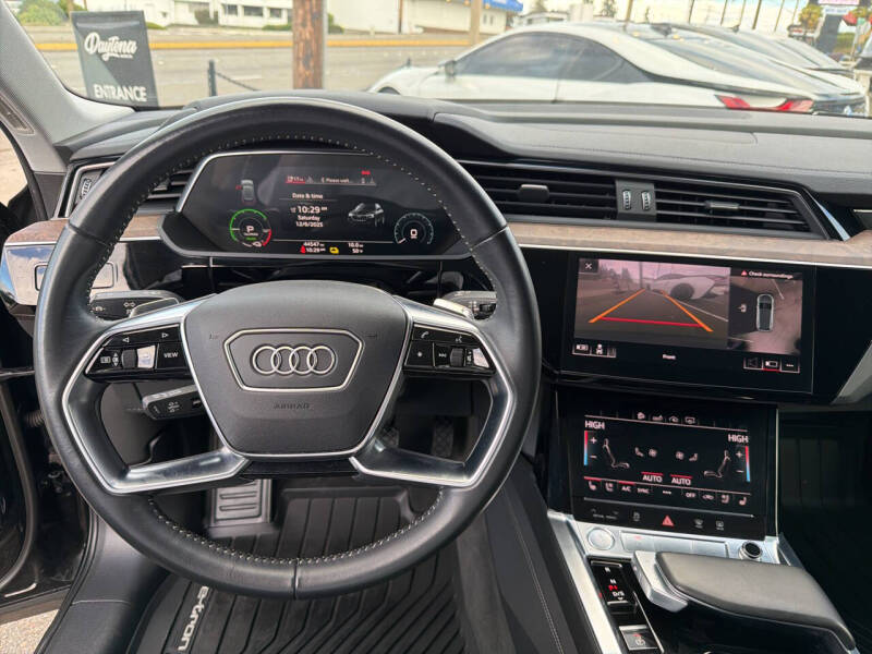 2019 Audi e-tron quattro Premium Plus