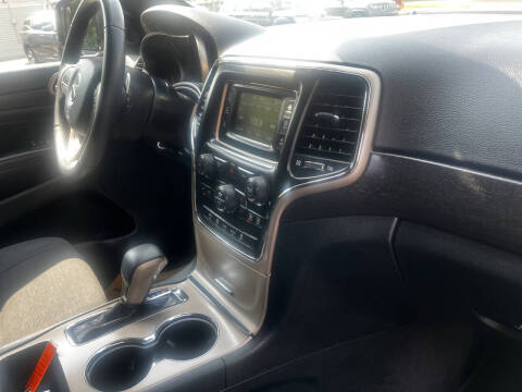 2017 Jeep Grand Cherokee Laredo