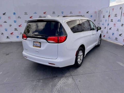 2020 Chrysler Voyager LXi
