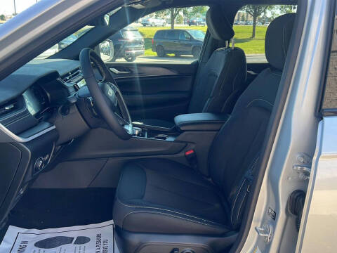 2025 Jeep Grand Cherokee Laredo X