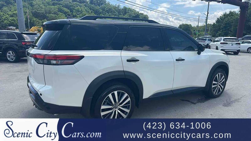 2022 Nissan Pathfinder Platinum