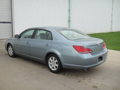 2010 Toyota Avalon XLS