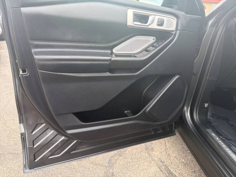 2020 Ford Explorer Platinum