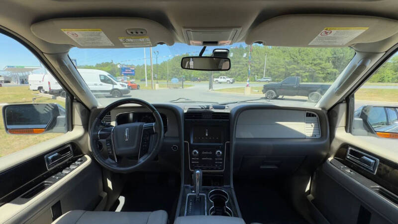 2016 Lincoln Navigator Select