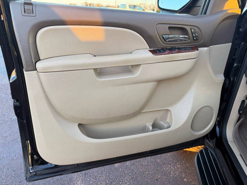 2013 Chevrolet Avalanche LTZ Black Diamond