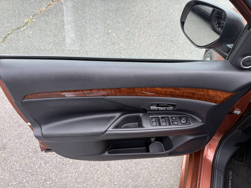 2014 Mitsubishi Outlander SE