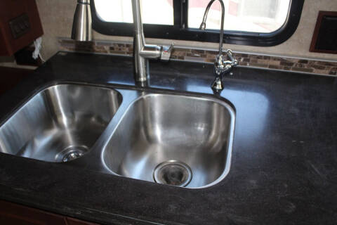 2014 Winnebago Forza 38R 340hp Cummins Diesel