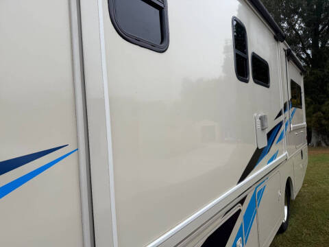 2019 Winnebago Vista 27PE